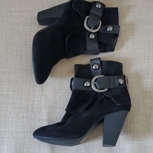 SoftMoc black leather booties